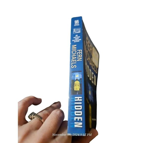 Hidden by Fern Michaels zebra fiction books isbn 9781420152326 - Picture 3 of 5